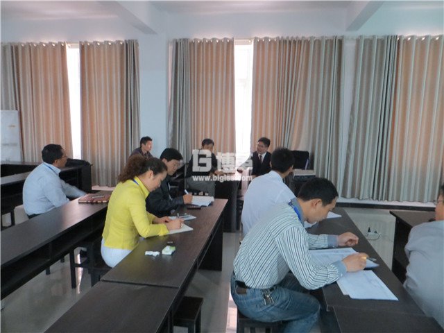 洋河酒業(yè)班組長(zhǎng)設(shè)備管理技能培訓(xùn)課下交流 洋河酒業(yè)班組長(zhǎng)設(shè)備管理技能培訓(xùn)課下交流