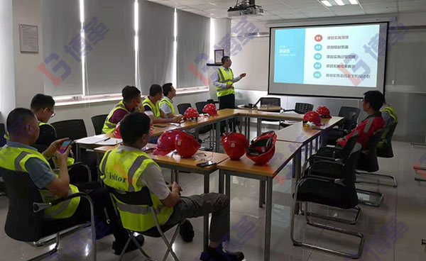 中天科技TPM項目組成員上海考察現場 中天科技TPM項目組成員上海考察現場